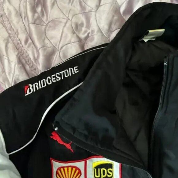 PUMA FERRARI F1 JACKET SIZE LARGE - Picture 3 of 4